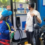 Một điểm bán xăng của PVOil tại Hà Nội. (Ảnh: Đức Duy/Vietnam+)