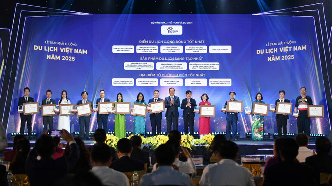 Categories awarded at the awards ceremony. (Photo: Nam Nguyen/Vietnam+) z7055652220940-9d3f33a26ad2c41417b327d31be7566a.jpg