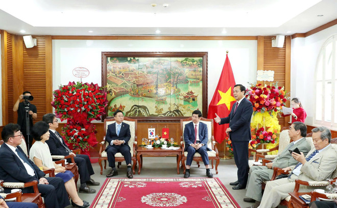 Scene of the meeting. (Photo: CTV/Vietnam+) z6840107182975-f15cae225f34436bb85d7f2a87c7026d.jpg