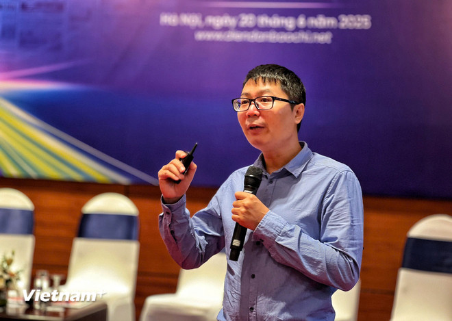 Directeur de l'Institut d'études politiques et de développement des médias (IPS), M. Nguyen Quang Dong. (Photo : Mai Mai/Vietnam+) vnp-thao-luan-ai-2.jpg