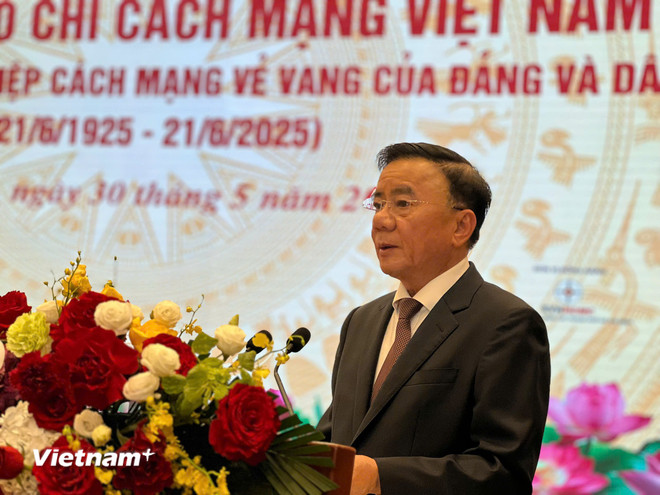 Ủy viên Bộ Chính trị, Thường trực Ban Bí thư Trung ương Đảng, ông Trần Cẩm Tú phát biểu chỉ đạo tại hội thảo chiều nay, ngày 30/5. (Ảnh: Mai Mai/Vietnam+) vnp-hoi-thao-bao-chi-10.jpg