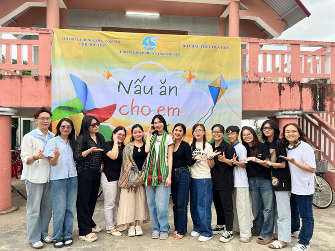 Hoa hậu Thùy Tiên cùng người hâm mộ thực hiện dự án thiện nguyện ý nghĩa đầu Xuân