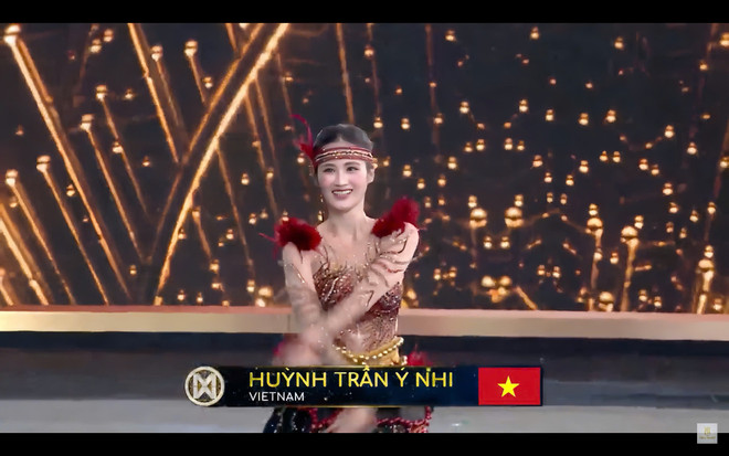 Màn trình diễn trực tiếp của Ý Nhi trong đêm khai mạc cuộc thi. ynhi.jpg