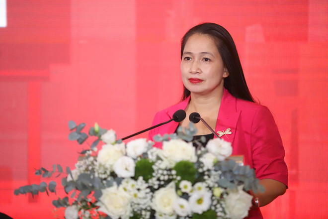 Giám đốc Trung tâm Chuyển đổi số Văn hóa, Thể thao và Du lịch, Trưởng Ban Tổ chức cuộc thi, bà Nguyễn Thị Hoàng Lan chia sẻ về cuộc thi. (Ảnh: Trung tâm Chuyển đổi số Văn hóa, Thể thao và Du lịch) z6902807462367-4353af18bc18a211bec00f114795d304.jpg