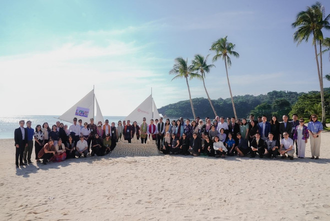 Đại diện lãnh đạo ngành du lịch trong cộng đồng ASEAN cam kết cùng chung tay xây dựng chiến lược dài hơi. (Ảnh: Cục Du lịch Quốc gia) image-3.jpg