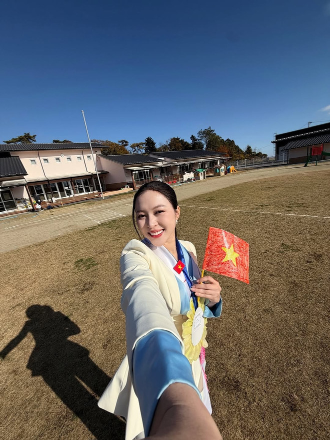 Δεσποινίς Κιου Ντούι4.jpg