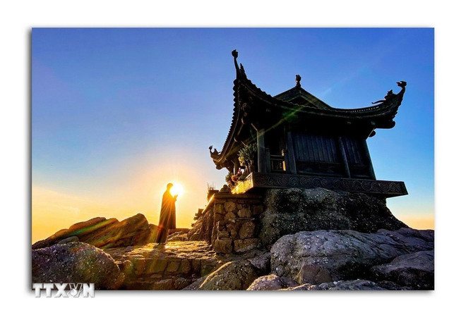 Trên đỉnh chùa Đồng, Yên Tử. (Ảnh: TTXVN phát) yen-tu-vinh-nghiem-con-son-3.jpg