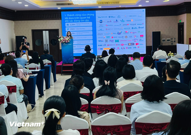 Die Direktorin von Traveloka Vietnam, Frau Huynh Thi Mai Thy, sprach auf dem Workshop. (Foto: Mai Mai/Vietnam+) vnp-hop-tac-cong-tu-1.jpg