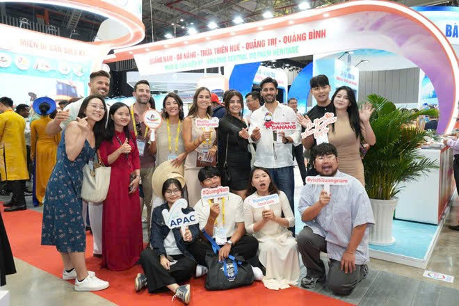 Les activités menées dans le cadre de la Foire créent une large influence. (Photo : Contributeur/Vietnam+) z6494492735547-676154e2c346a9b72b81e6d8c7009008.jpg