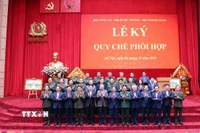 Tổng Bí thư Tô Lâm, Chủ tịch nước Lương Cường và Thủ tướng Phạm Minh Chính với các đại biểu. (Ảnh: Phạm Kiên/TTXVN)