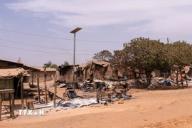 Cảnh tàn phá sau vụ tấn công của các nhóm vũ trang tại khu vực Woro và Nuku thuộc bang Kwara, Nigeria ngày 5/2. (Ảnh: Anadolu Agency/TTXVN)