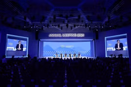 Phiên thảo luận toàn thể với chủ đề “ASEAN: Gắn kết để vươn xa." (Ảnh: Dương Giang-TTXVN)
