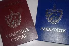 Hộ chiếu công vụ và hộ chiếu phổ thông của Cuba. (Nguồn: FORESIGHTCUBA)