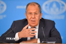 Ngoại trưởng Nga Sergei Lavrov phát biểu họp báo tại Moskva. (Ảnh: THX/TTXVN)