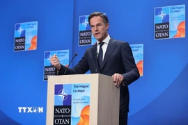 Tổng Thư ký NATO Mark Rutte phát biểu họp báo tại La Hay, Hà Lan. (Ảnh: THX/TTXVN)