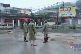 Thủ tướng chỉ đạo khẩn trương khắc phục hậu quả bão số 10