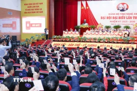 Đại biểu biểu quyết tại Đại hội. (Ảnh: Phương Hoa/TTXVN)