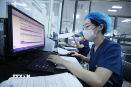 Triển khai hồ sơ bệnh án điện tử. (Ảnh: Anh Tuấn/TTXVN)