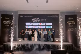 Đại diện 8 thương hiệu được vinh danh tại GMC 2025. (Nguồn: Insider)