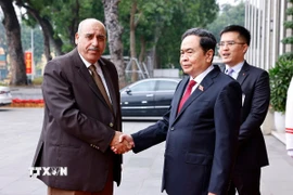 Chủ tịch Quốc hội Trần Thanh Mẫn đón Chủ tịch Hạ viện Vương quốc Hashemite Jordan Mazen Turki El Qadi. (Ảnh: Doãn Tấn/TTXVN)