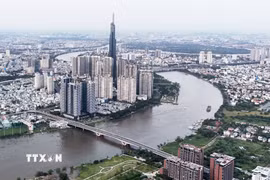 Thành phố Hồ Chí Minh trước “ngưỡng trần” tăng trưởng và cơ hội bứt phá. (Nguồn: TTXVN)