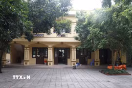 Cuộc sống của người dân thôn Ngô Thôn, xã Gia Bình (Bắc Ninh) ở nơi tạm cư nhường đất Dự án Cảng hàng không quốc tế Gia Bình. (Ảnh: Thanh Thương/TTXVN)
