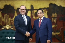 Thủ tướng Phạm Minh Chính tiếp ông Khalid Ali Abdullah Abel, Đại sứ đặc mệnh toàn quyền Nhà nước Qatar tại Việt Nam. (Ảnh: Dương Giang/TTXVN)
