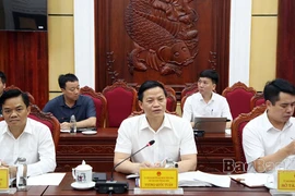 Chủ tịch UBND tỉnh Bắc Ninh Vương Quốc Tuấn giao các sở, ngành tích cực phối hợp, hỗ trợ các Trường Đại học Ngoại Thương, Bách khoa Hà Nội triển khai xây dựng cơ sở tại Bắc Ninh. (Nguồn: Báo Bắc Ninh)