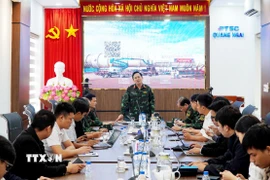 Đại tá Phạm Minh Nhật, Phó Cục trưởng Cục Xăng dầu, thông tin tại buổi họp báo. (Ảnh: Phạm Cường/TTXVN)