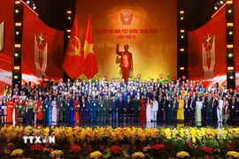 Tổng Bí thư Tô Lâm, Chủ tịch nước Lương Cường và Thủ tướng Phạm Minh Chính cùng các đại biểu tham dự Đại hội Thi đua yêu nước lần thứ XI. (Ảnh: Dương Giang/TTXVN)