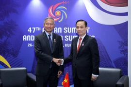 Bộ trưởng Ngoại giao Lê Hoài Trung gặp Bộ trưởng Ngoại giao Singapore Vivian Balakrishnan. (Nguồn: Bộ Ngoại giao)
