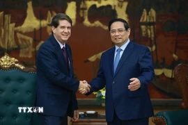 Thủ tướng Phạm Minh Chính tiếp ông Jorge Leganoa Alonso, Chủ tịch Hãng thông tấn Mỹ Latin của Cuba sang thăm và làm việc tại Việt Nam. (Ảnh: Dương Giang/TTXVN)