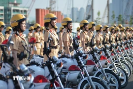 Ra mắt đội hình nữ Cảnh sát Giao thông dẫn đoàn của Công an Thành phố Hồ Chí Minh. (Ảnh: Thành Chung/TTXVN)