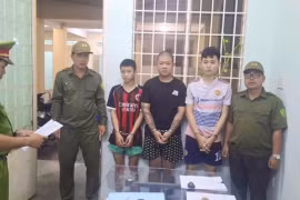 Công an khởi tố, bắt giữ nhóm thanh niên nẹt pô, mang dao tự chế gây rối trật tự trên đường phố ở Tây Ninh. (Ảnh: Công an cung cấp)