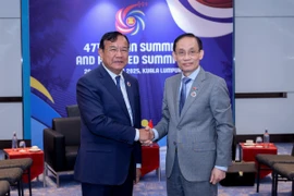 Bộ trưởng Ngoại giao Lê Hoài Trung tiếp Phó Thủ tướng, Bộ trưởng Bộ Ngoại giao và Hợp tác quốc tế Campuchia Prak Sokhonn. (Nguồn: Bộ Ngoại giao)