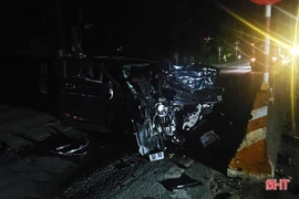 Hiện trường vụ tai nạn nghiêm trọng xảy ra tại Quốc lộ 1, đoạn qua xã Cẩm Xuyên (Hà Tĩnh). (Nguồn: Báo Hà Tĩnh)