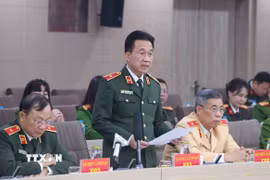 Thiếu tướng Phạm Quang Tuyển, Phó Cục trưởng Cục Tổ chức Cán bộ, Bộ Công an, trả lời câu hỏi của phóng viên. (Ảnh: Phạm Kiên/TTXVN)