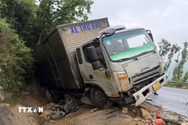 Hiện trường vụ tai nạn. (Ảnh: TTXVN phát)