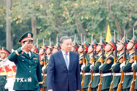 Tổng Bí thư, Chủ tịch nước Tô Lâm, Bí thư Quân ủy Trung ương, dự Lễ đón nhận Danh hiệu Anh hùng Lực lượng vũ trang nhân dân của Quân khu 1. (Ảnh: Thống Nhất/TTXVN)