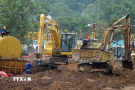 Công trình mở rộng Cảng hàng không quốc tế Phú Quốc đang thi công. (Ảnh: Lê Huy Hải/TTXVN)