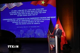 Tối 22/9/2024, giờ địa phương (sáng 23/9, giờ Việt Nam), tại thành phố New York, Hoa Kỳ, Tổng Bí thư, Chủ tịch nước Tô Lâm và Phu nhân cùng đoàn đại biểu cấp cao Việt Nam dự Lễ kỷ niệm 1 năm Quan hệ Đối tác chiến lược toàn diện và hướng tới kỷ niệm 30 năm Quan hệ ngoại giao giữa Việt Nam và Hoa Kỳ. (Ảnh: Lâm Khánh/TTXVN)
