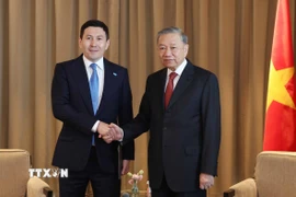 Tổng Bí thư Tô Lâm tiếp Tổng Giám đốc Quỹ đầu tư Quốc gia Kazakhstan Samruk - Kazyna Nurlan Zhakupov. (Ảnh: Thống Nhất/TTXVN)