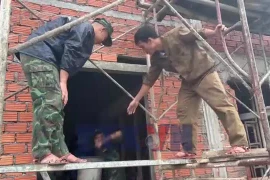 Những mái ngói đầu tiên sau lũ dữ trên quê hương Đồng khởi