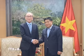  Thêm thẻ Chú thích Phó Thủ tướng Nguyễn Chí Dũng tiếp Chủ tịch Tập đoàn Korea Telecom Young Shub Kim. (Ảnh: Chu Thanh Vân/TTXVN)