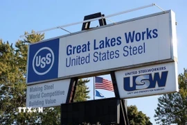 Biển hiệu bên ngoài nhà máy thép US Steel ở bang Michigan, Mỹ. (Ảnh: Reuters/TTXVN)