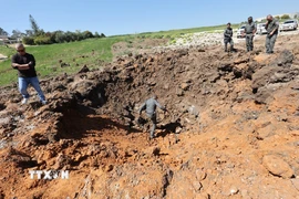 Hiện trường một vụ tấn công tên lửa tại Beit Shemesh, Israel. (Ảnh: THX/TTXVN)