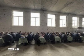 Các tù binh Nga tại trại tập trung ở miền Tây Ukraine. (Ảnh: Kyodo/TTXVN)