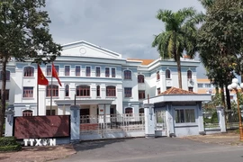 Trụ sở các cơ quan Mặt trận tổ quốc và đoàn thể tỉnh Bạc Liêu cũ được đề xuất giao cho Trung tâm Phát triển Quỹ đất để khai thác bán đấu giá hoặc mời gọi đầu tư. (Ảnh: Tuấn Kiệt/TTXVN)