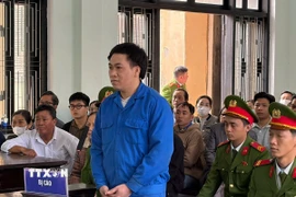 Bị cáo Phan Văn Phú tại phiên xét xử sơ thẩm. (Ảnh: TTXVN phát)