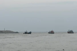 Cửa cảng La Gi thường xuyên bị bồi lấp, gây tai nạn chìm tàu cá. (Nguồn: Báo Lâm Đồng)